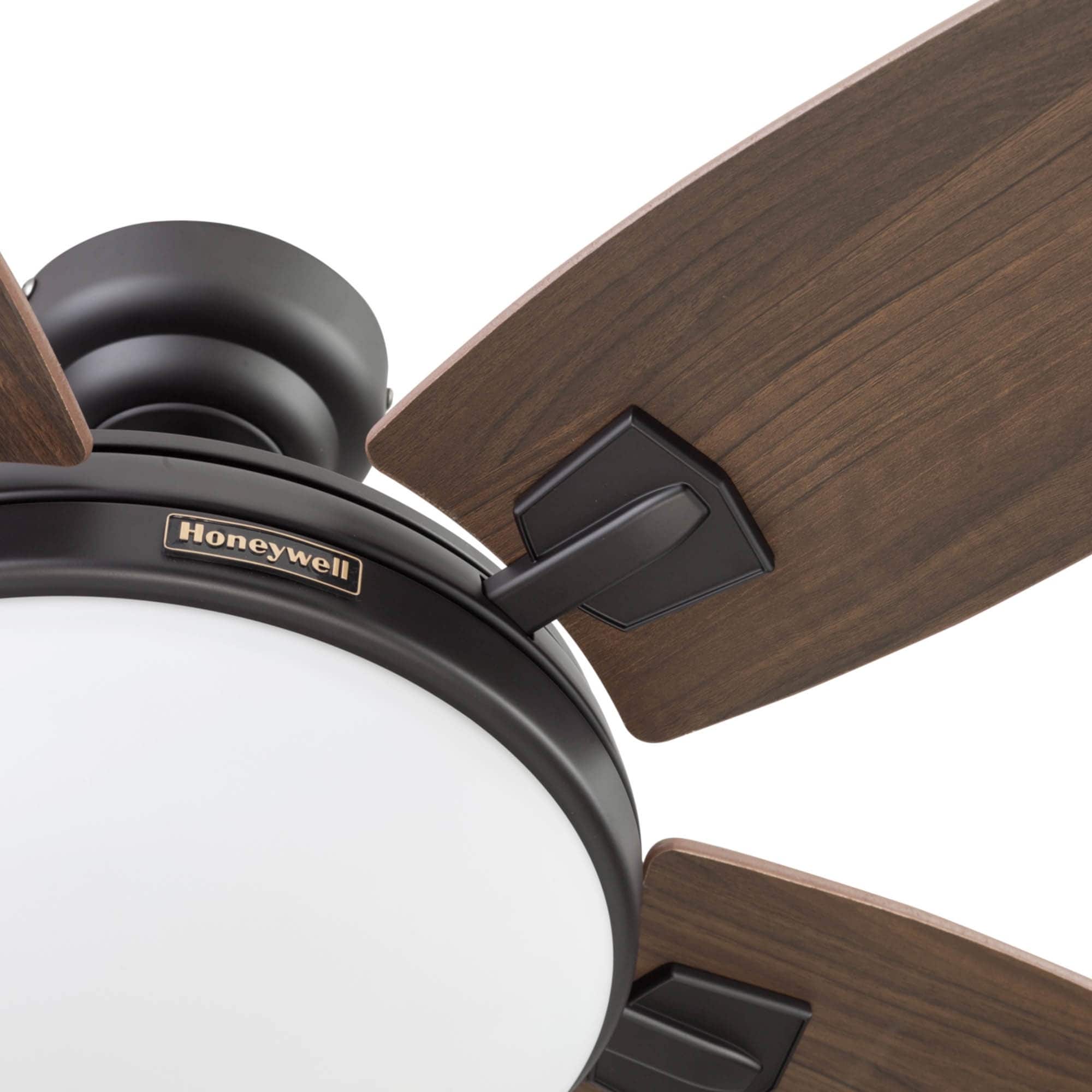 Ventilateur de plafond Honeywell Carmel 48 avec éclairage intégré et télécommande