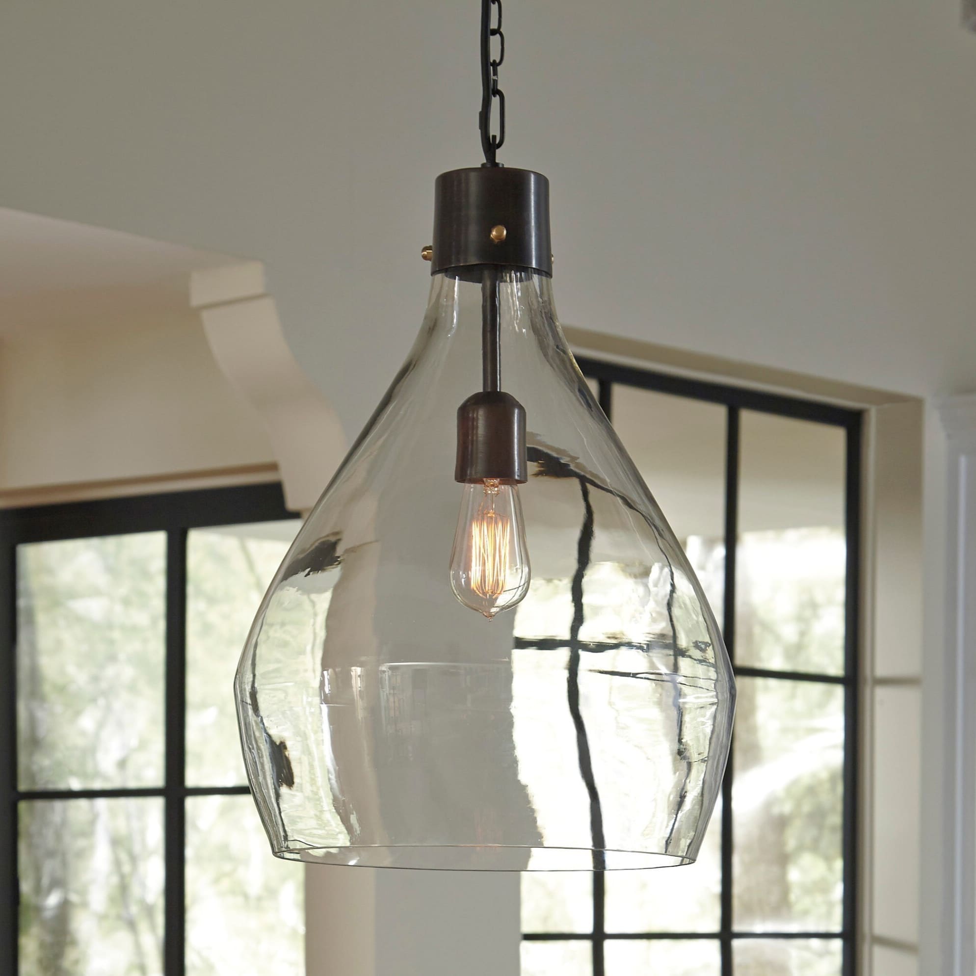 Suspension en verre gris Avalbane Signature Design by Ashley - 13,88 L x 13,88 P x 20,25 H