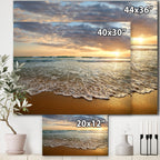 Coucher de soleil nuageux et lumineux sur un océan calme - Toile d'art contemporain représentant un paysage marin