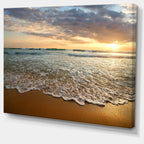 Coucher de soleil nuageux et lumineux sur un océan calme - Toile d'art contemporain représentant un paysage marin