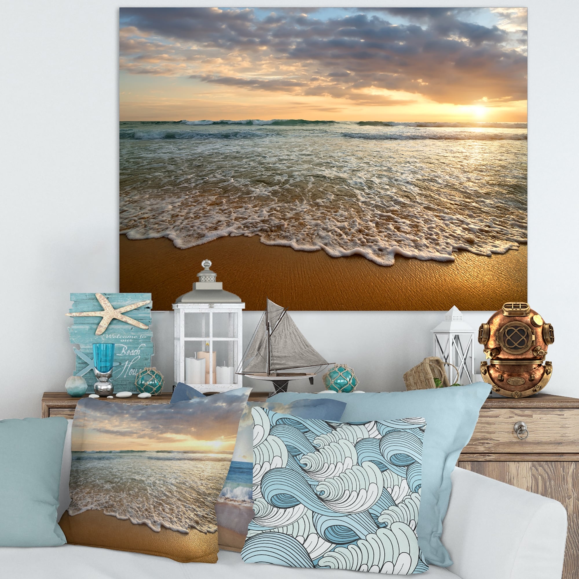 Coucher de soleil nuageux et lumineux sur un océan calme - Toile d'art contemporain représentant un paysage marin