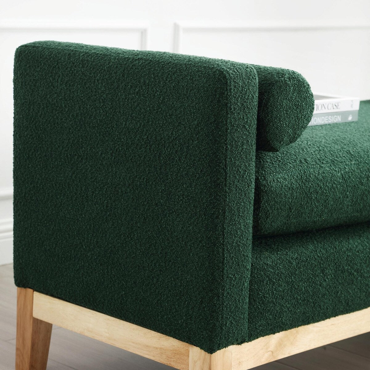 Élégant banc ottoman rembourré de 53,5 pouces avec pieds en bois et coussins traversins