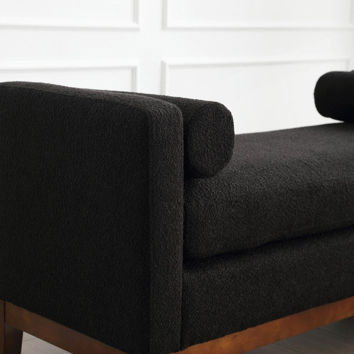 Élégant banc ottoman rembourré de 53,5 pouces avec pieds en bois et coussins traversins