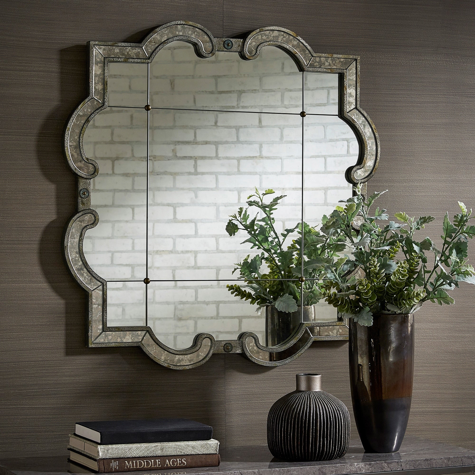 Miroir mural à panneaux argentés antiques Fantina par iNSPIRE Q Classic