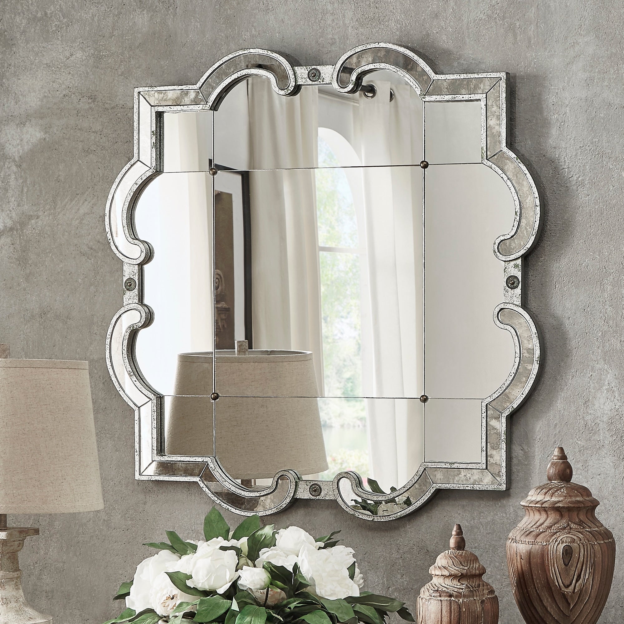 Miroir mural à panneaux argentés antiques Fantina par iNSPIRE Q Classic