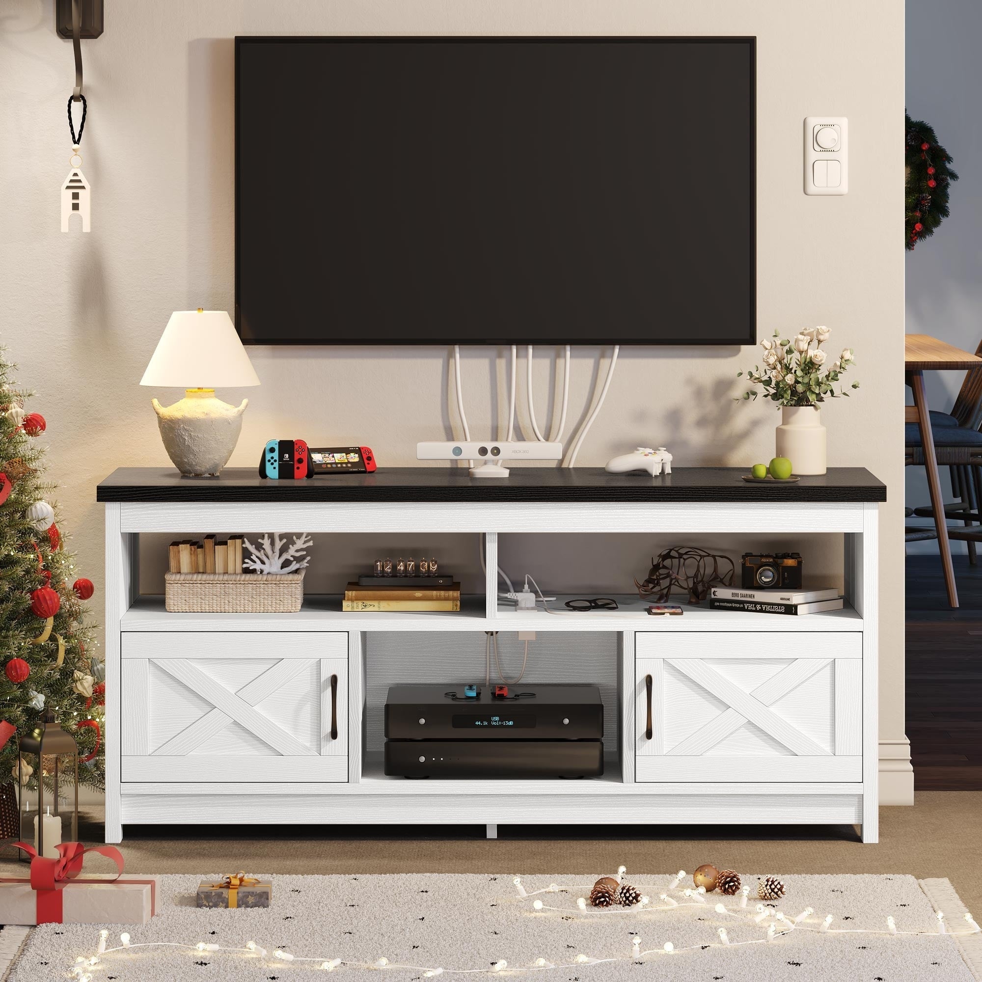 Meuble TV Farmhouse pouvant accueillir jusqu'à 65 téléviseurs avec portes et étagères ouvertes Console multimédia Prise de courant