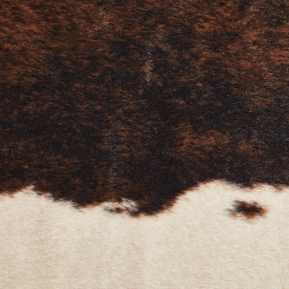 Tapis en fausse peau de vache Yosemite d'Alexander Home
