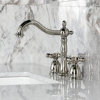 Robinet de salle de bain à large entraxe Heritage de 8 po