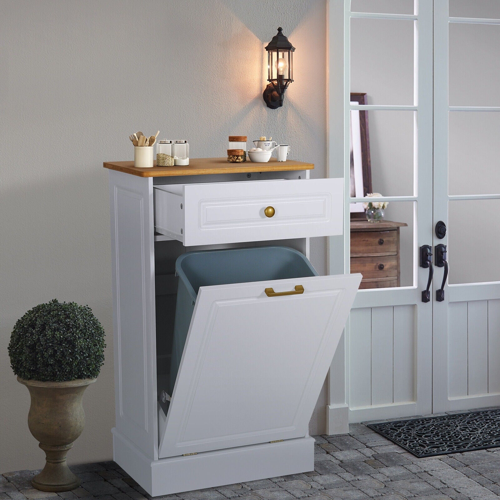 Poubelle de cuisine inclinable avec tiroir et rangement sur plan de travail en bois