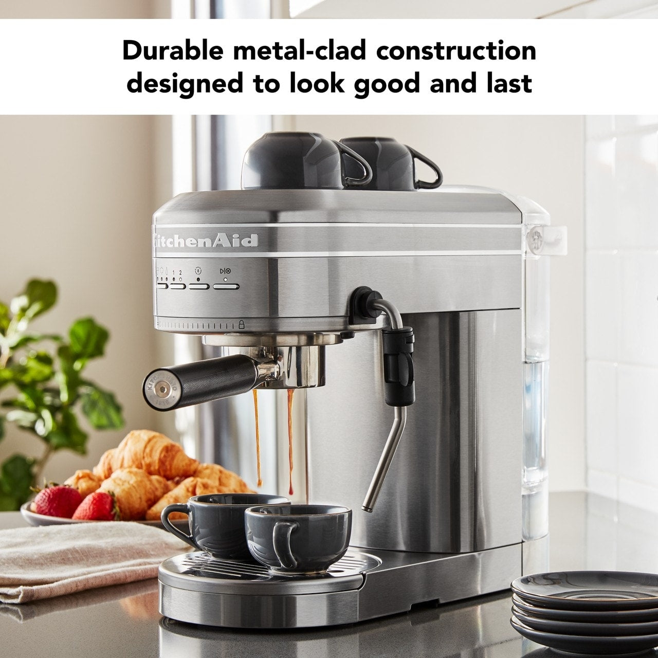 Machine à expresso semi-automatique en métal KitchenAid, KES6503