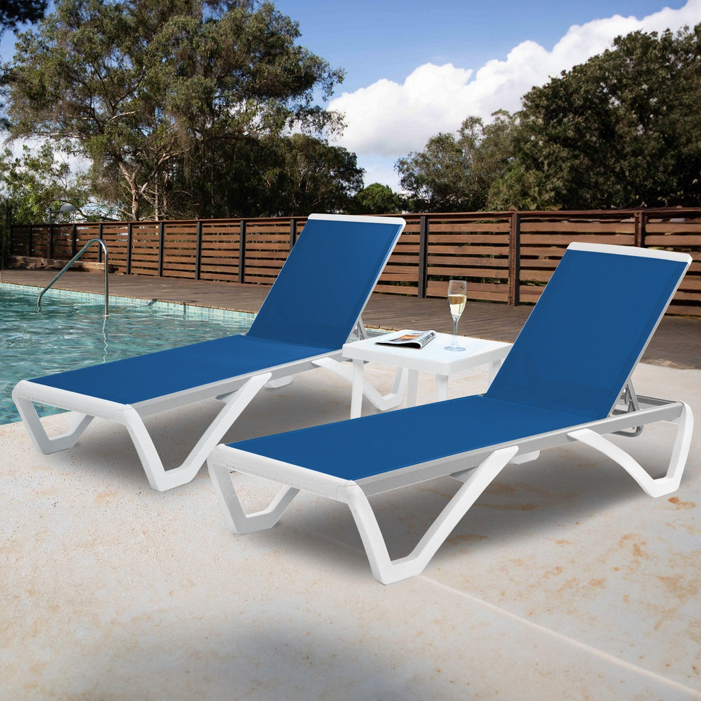 Chaise longue inclinable et réglable Kozyard Alan, pieds entièrement plats en aluminium et résine polypropylène