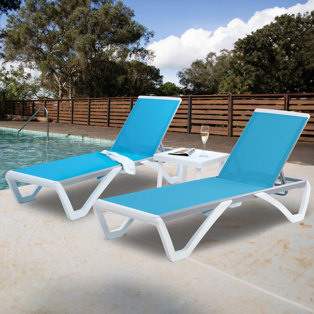 Chaise longue inclinable et réglable Kozyard Alan, pieds entièrement plats en aluminium et résine polypropylène
