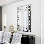 Grand miroir mural décoratif avec cadre géométrique aux accents argentés