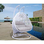 Fauteuil suspendu LeisureMod pour 2 personnes avec support - Chaise longue hamac en rotin et osier pour patio extérieur/intérieur avec coussins