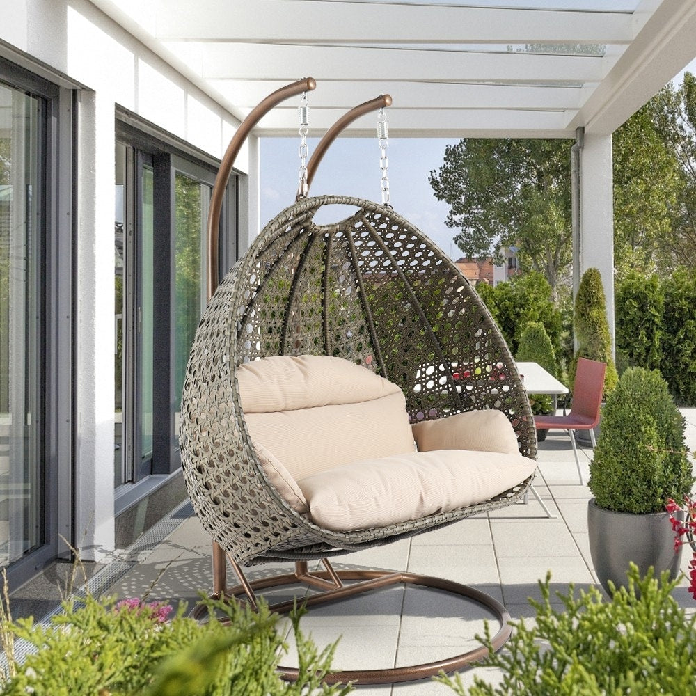 Fauteuil suspendu LeisureMod pour 2 personnes avec support - Chaise longue hamac en rotin et osier pour patio extérieur/intérieur avec coussins