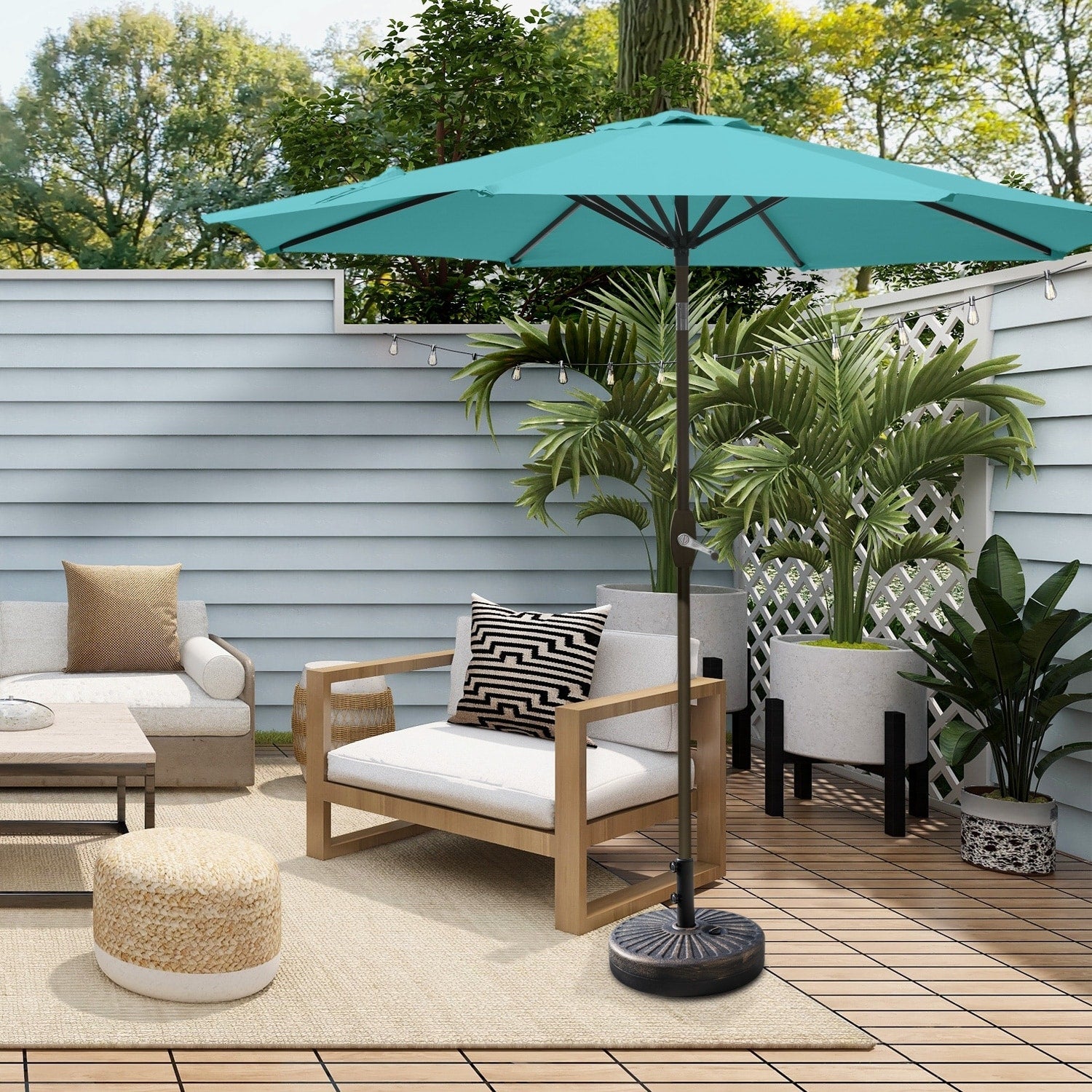 Parasol de patio Lopes de 9 pieds avec base en finition bronze et support de poids inclus
