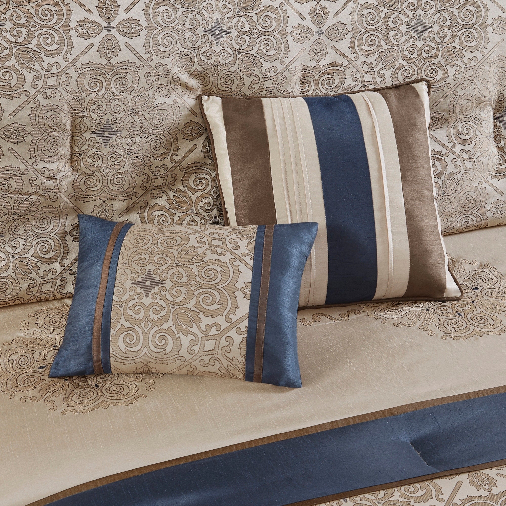 Madison Park Essentials Parker Jacquard Brodé 24 Pièces Chambre dans un Sac
