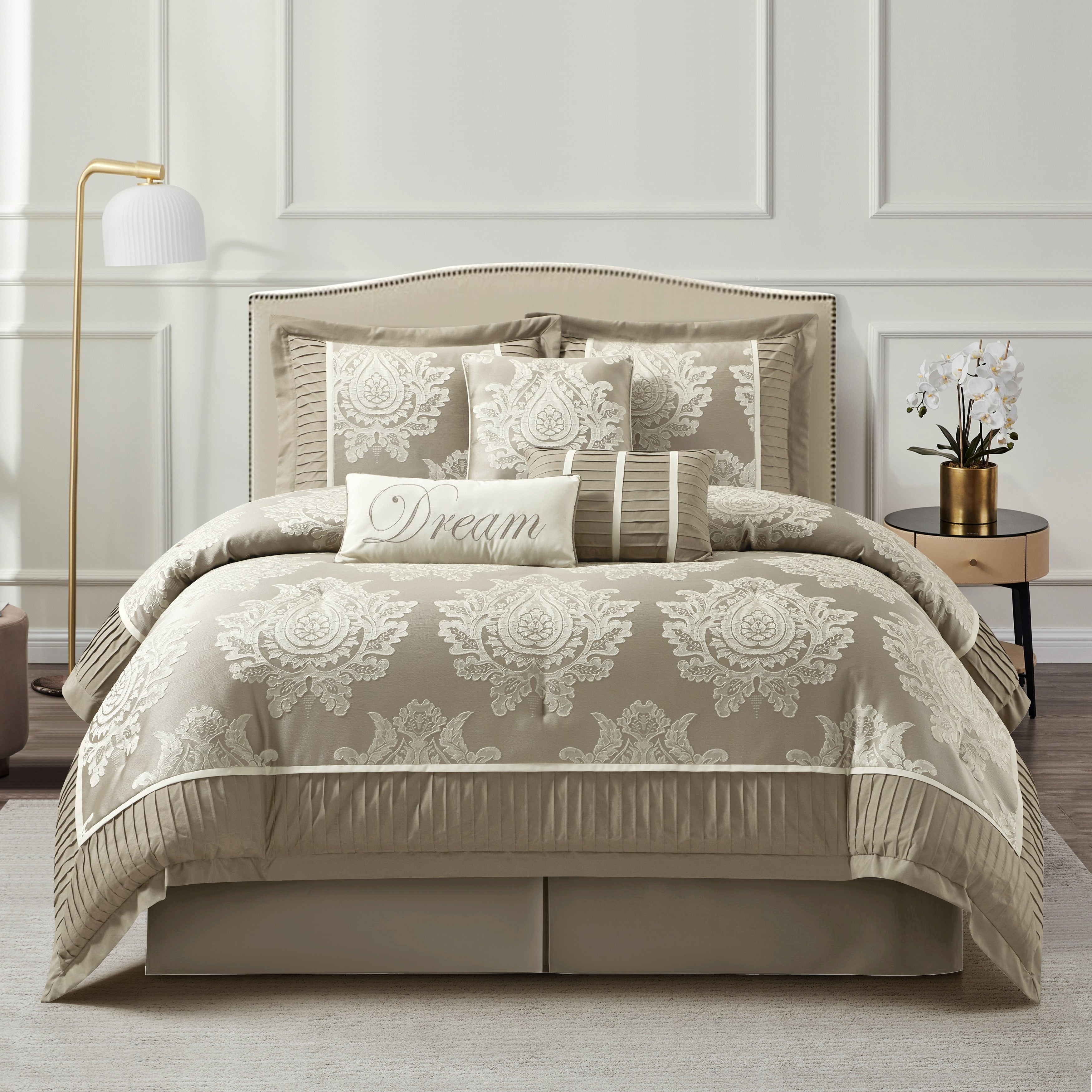 Ensemble de couette traditionnelle damassée Nanshing Tiana 7 pièces
