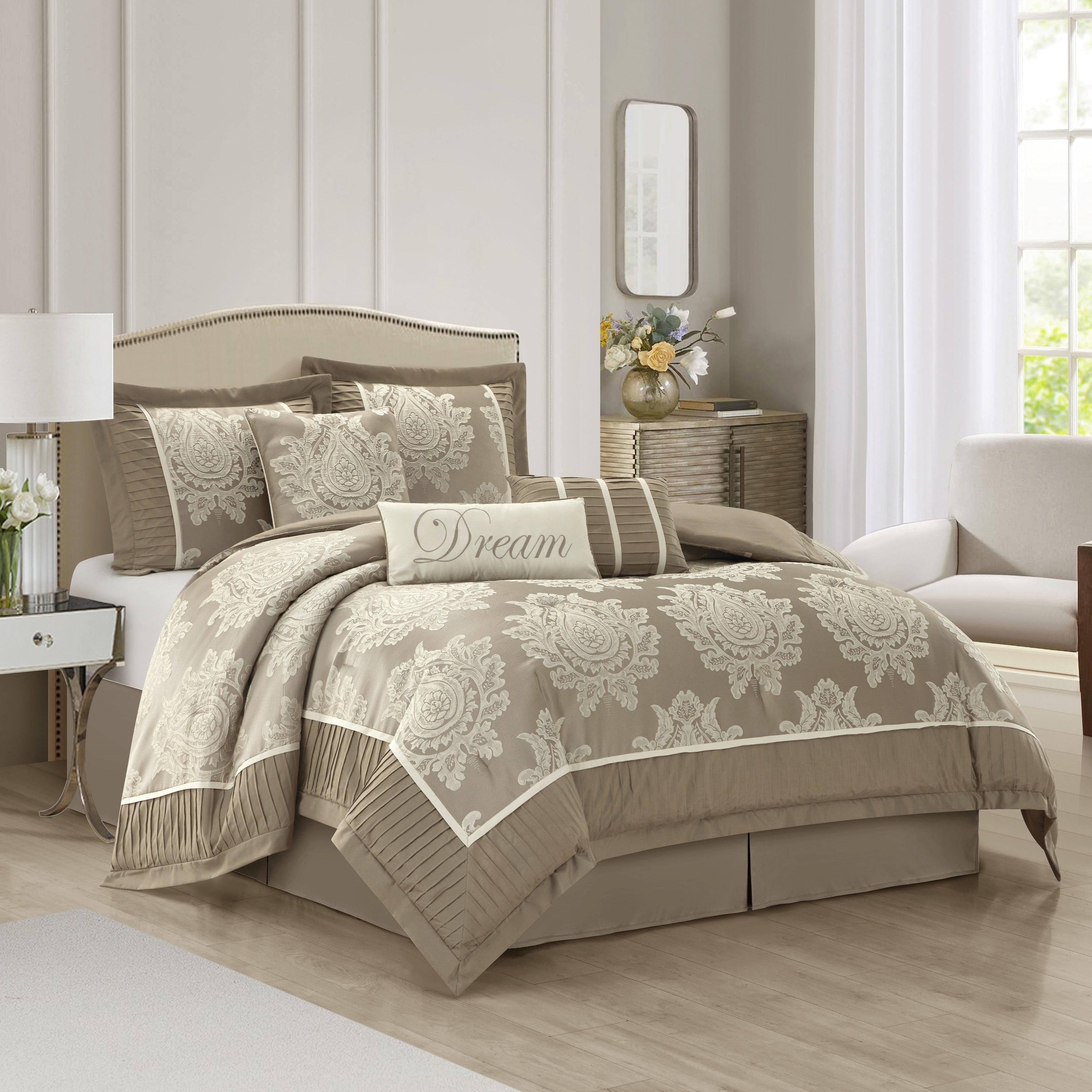 Ensemble de couette traditionnelle damassée Nanshing Tiana 7 pièces