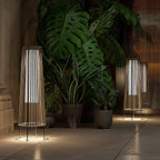 Lot de 2 lampes solaires d'extérieur en osier, résistantes aux intempéries, idéales pour terrasse, porche, cour ou jardin.