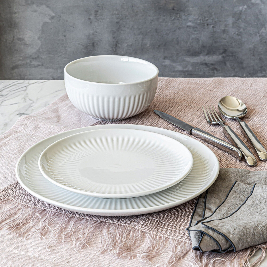 Service de table cannelé en porcelaine blanche Over and Back, 24 pièces