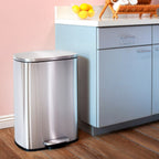 Poubelles rectangulaires Qualiazero de 13,2 gallons et deux de 1,3 gallon à pédale - Ensemble familial