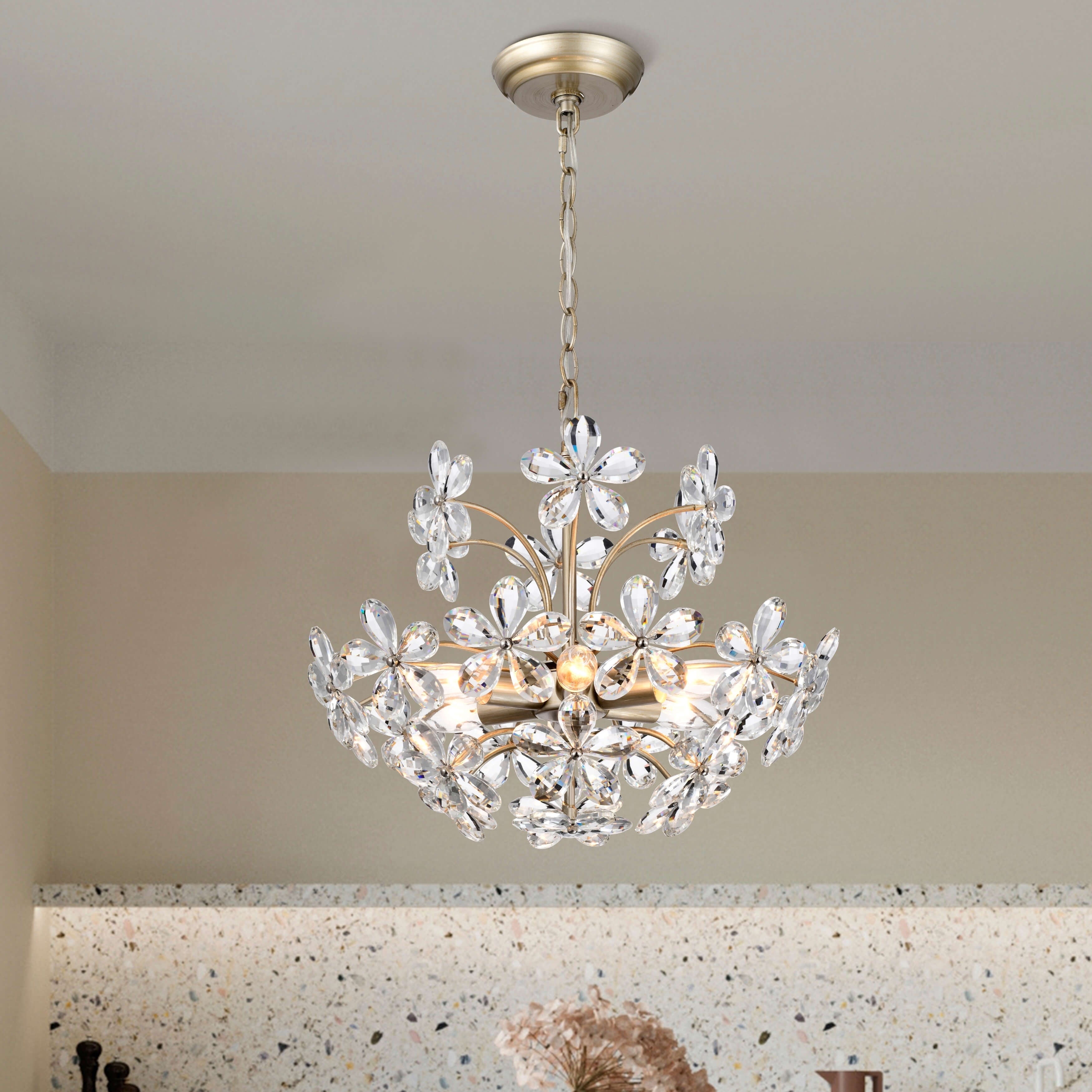 Lustre Rosa à 6 lumières en cristal argenté brossé avec motif de fleurs champagne