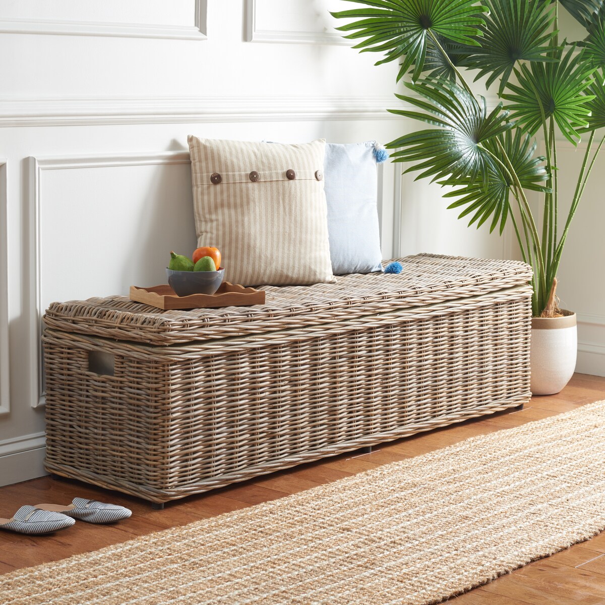 Coffre de rangement en rotin naturel gris Marcelien de SAFAVIEH - 63 x 18,1 x 18,7 - 63 L x 18 P x 19 H