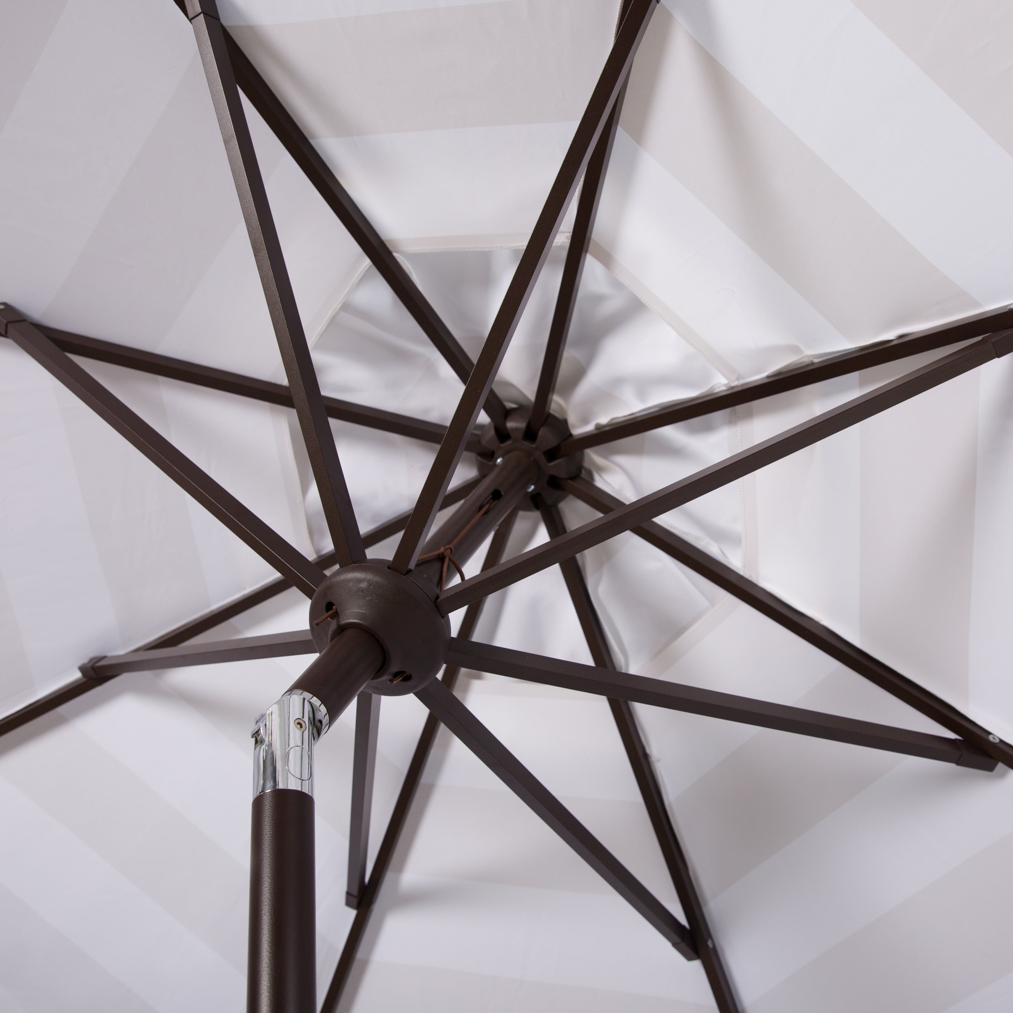 Parapluie rond à manivelle SAFAVIEH Outdoor Jaylee 11 pieds