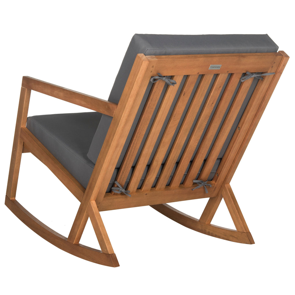 Chaise à bascule d'extérieur Makaila de SAFAVIEH avec coussin - 26 L x 31 P x 38 H