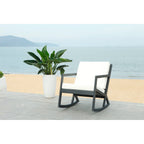Chaise à bascule d'extérieur Makaila de SAFAVIEH avec coussin - 26 L x 31 P x 38 H