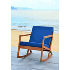 Chaise à bascule d'extérieur Makaila de SAFAVIEH avec coussin - 26 L x 31 P x 38 H