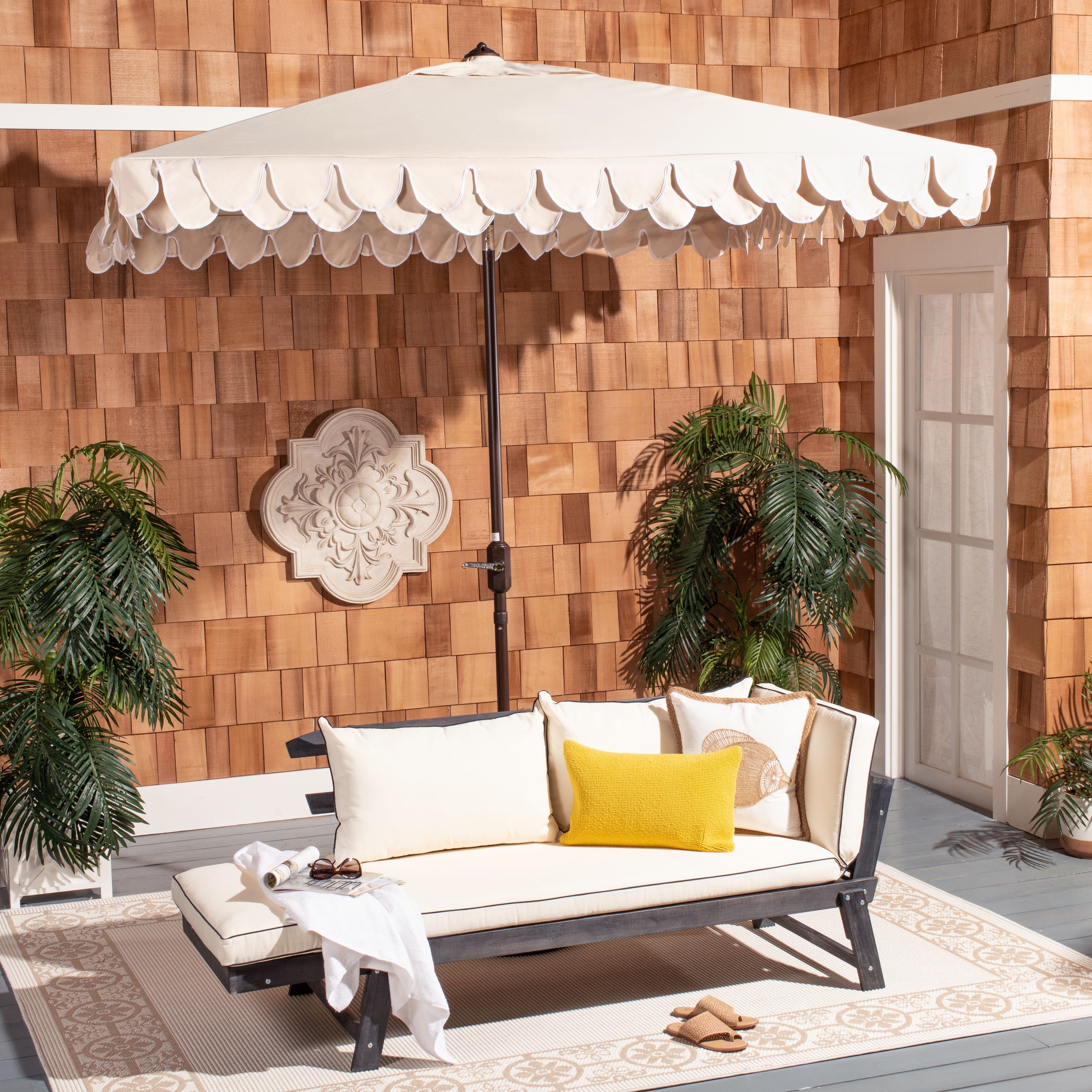 Parasol carré d'extérieur SAFAVIEH Naima Valance de 7,5 pieds