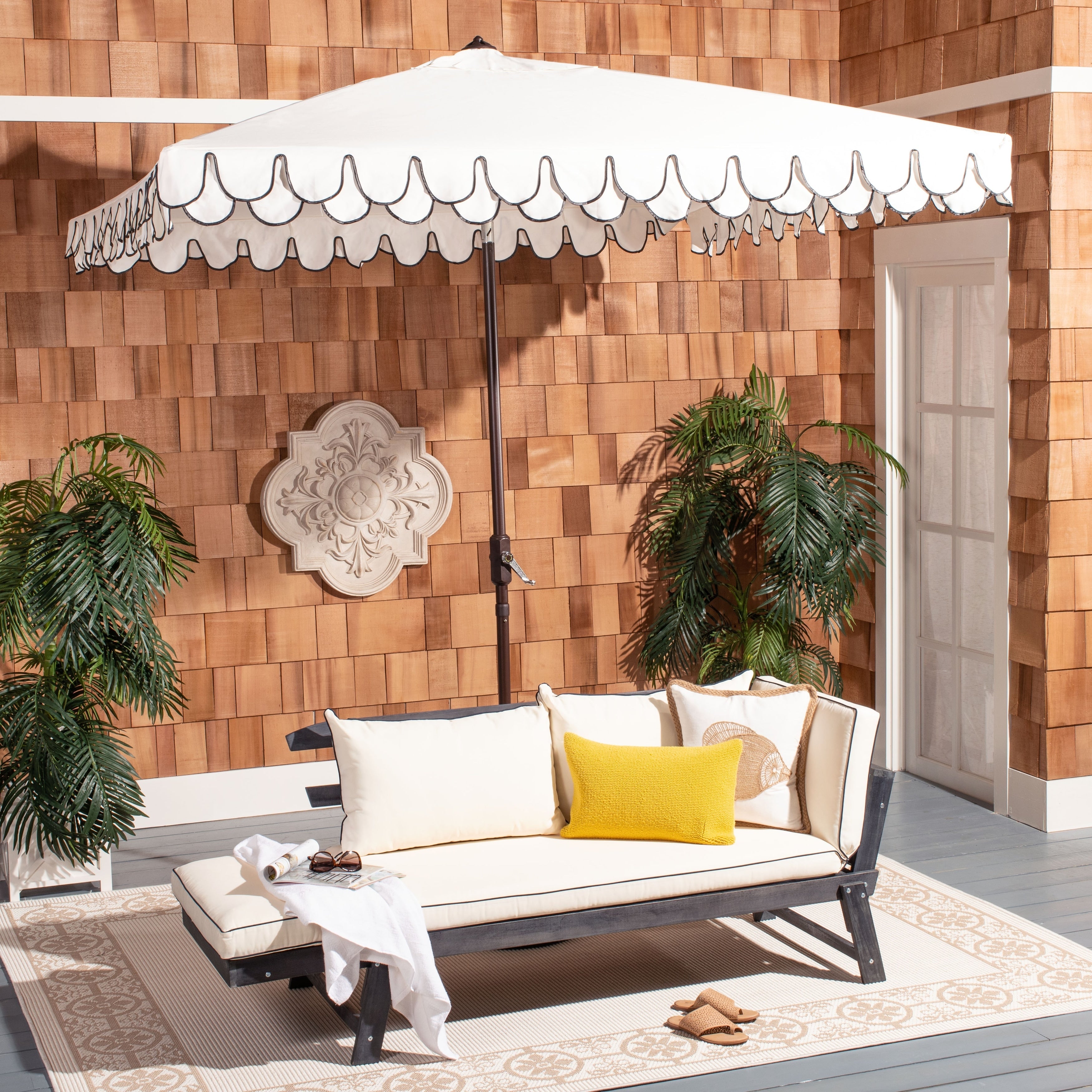 Parasol carré d'extérieur SAFAVIEH Naima Valance de 7,5 pieds