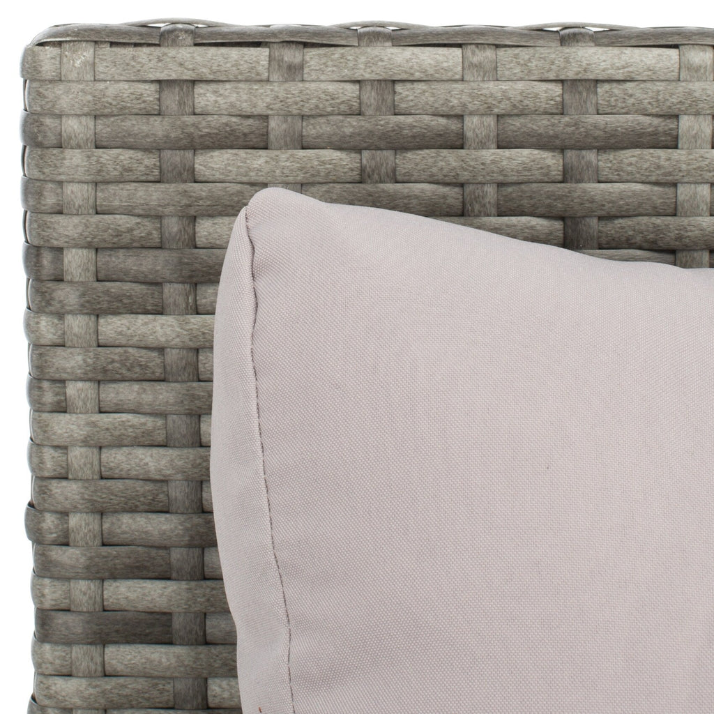 Lit de repos d'extérieur SAFAVIEH Taniyah en osier avec oreiller et coussins - 53 L x 28 P x 62 H