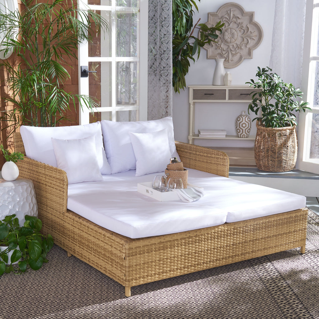 Lit de repos d'extérieur SAFAVIEH Taniyah en osier avec oreiller et coussins - 53 L x 28 P x 62 H