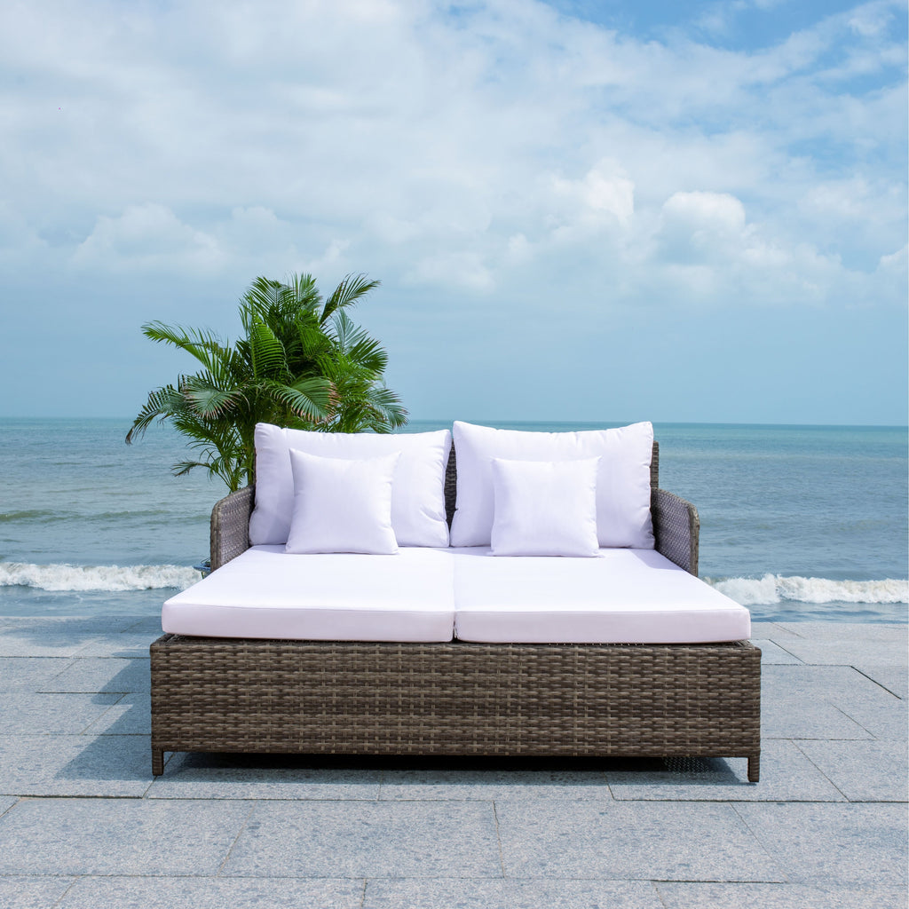 Lit de repos d'extérieur SAFAVIEH Taniyah en osier avec oreiller et coussins - 53 L x 28 P x 62 H