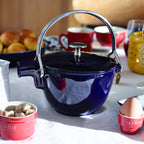 Bouilloire à thé ronde en fonte STAUB de 1 pinte