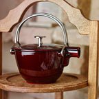 Bouilloire à thé ronde en fonte STAUB de 1 pinte