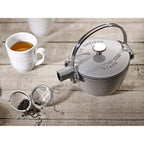 Bouilloire à thé ronde en fonte STAUB de 1 pinte