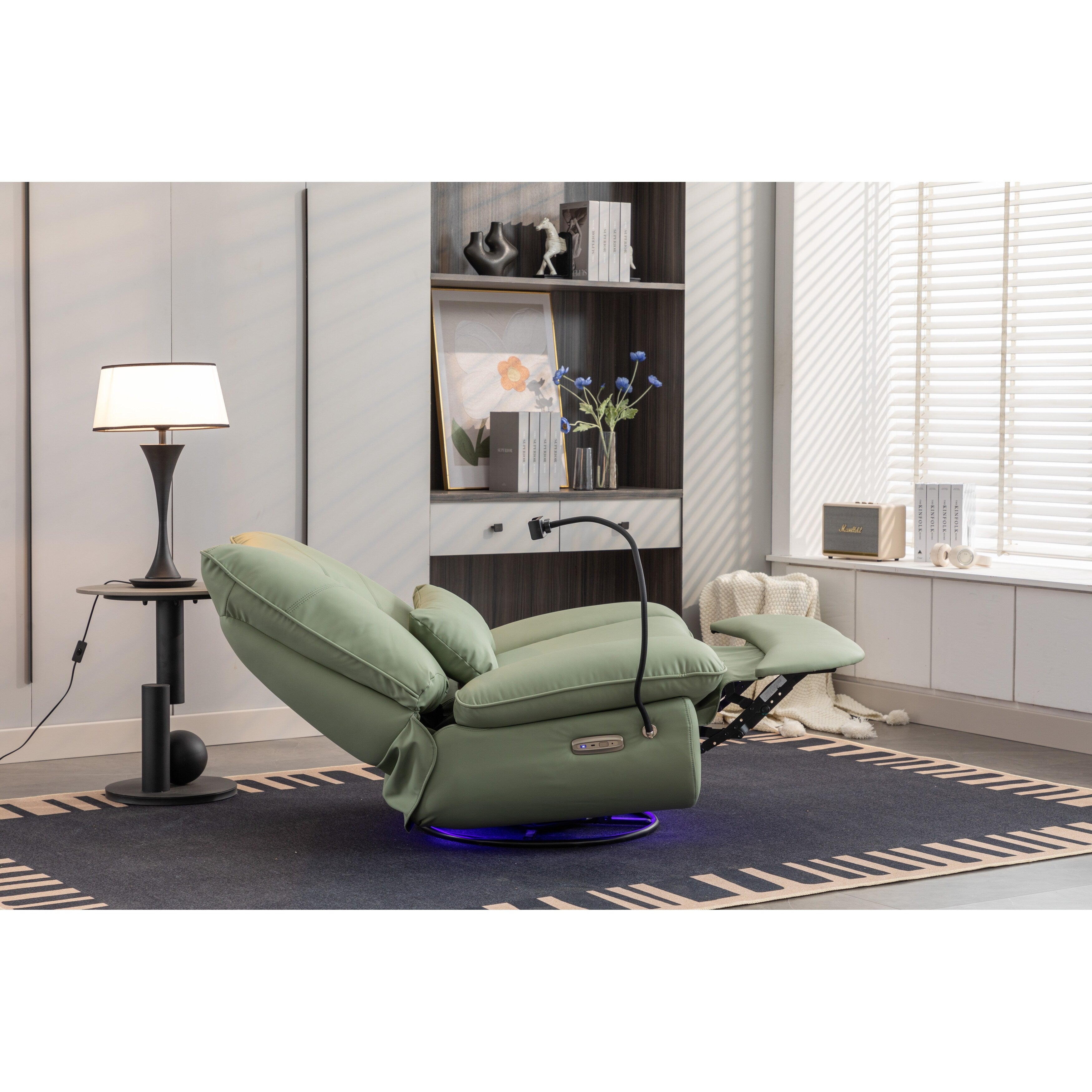 Fauteuil inclinable pivotant et électrique avec haut-parleurs Bluetooth, support de téléphone, ports de chargement USB et Type-C, rangement dissimulé des accoudoirs